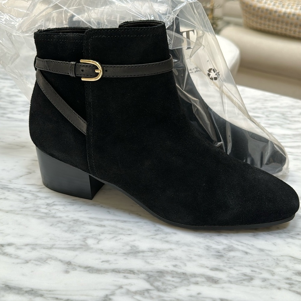 BRAND NEW Women’s Dakota Ankle Boots 9M